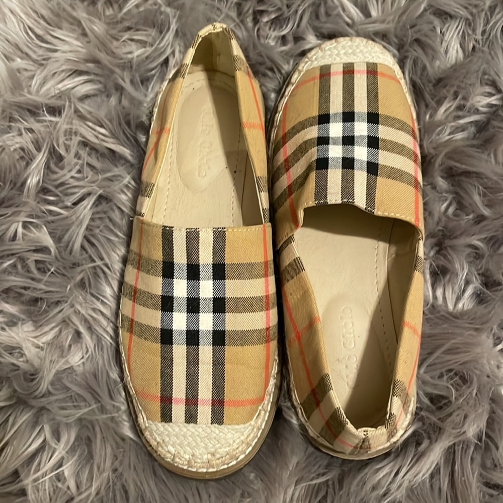 Espadrilles - Picture 2 of 3